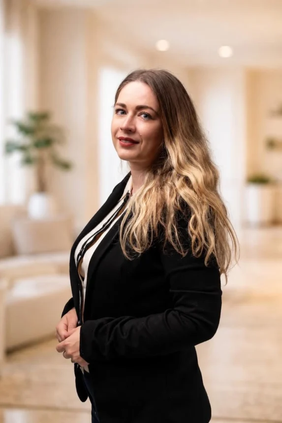 Petra Nikolos
